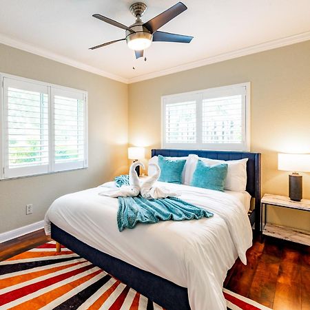 Colorful Home - Pool - Game Room - Basketball Court - Bbq & More Fort Lauderdale Exterior photo