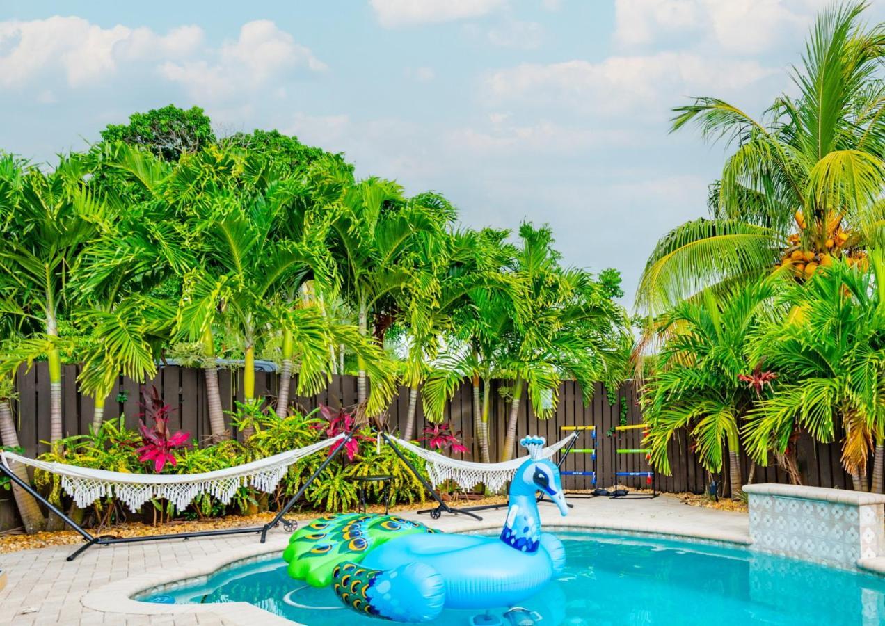 Colorful Home - Pool - Game Room - Basketball Court - Bbq & More Fort Lauderdale Exterior photo